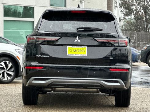 New 2026 Mitsubishi Outlander SE image 5