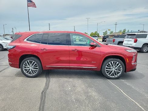 Used 2025 Buick Enclave Avenir AWD/4WD image 4