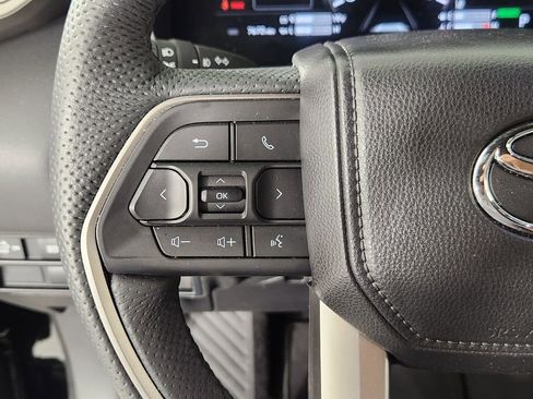 Used 2025 Toyota Tundra Limited AWD/4WD image 28