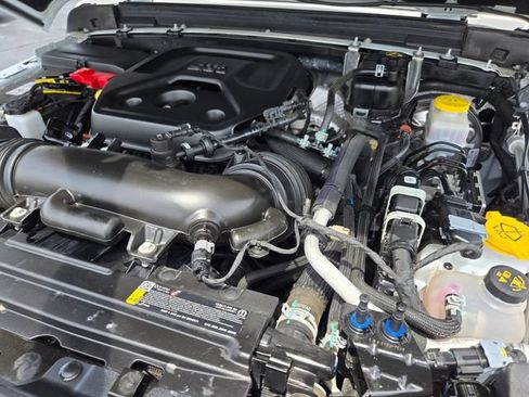Used 2025 Jeep Wrangler Unlimited Sport AWD/4WD image 23