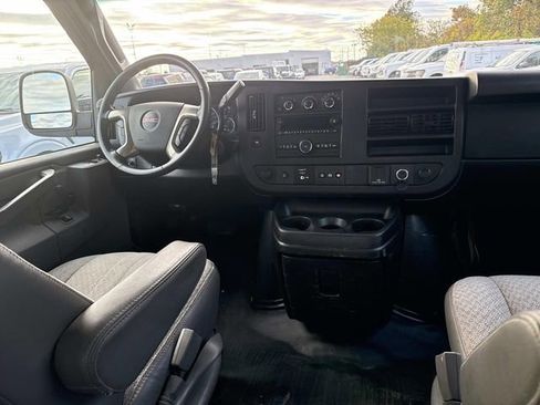 Used 2018 GMC Savana 2500 w/ Enhanced Convenience Package image 15