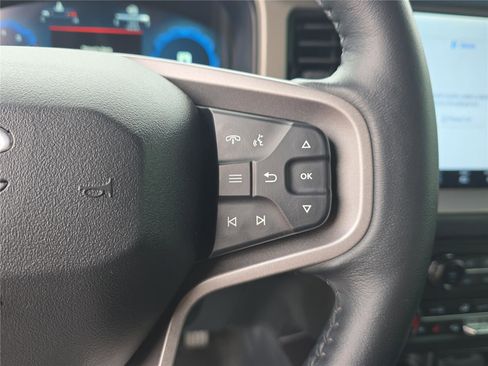 Used 2025 Ford Bronco Outer Banks image 9