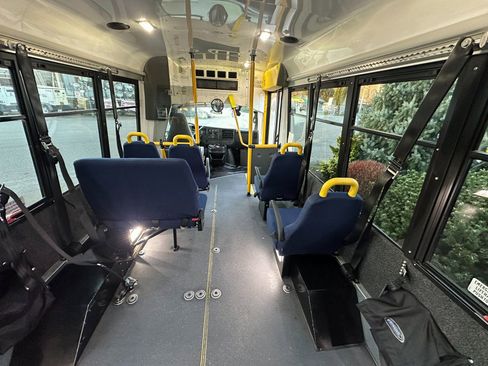 Used 2014 Chevrolet Express 3500 image 7