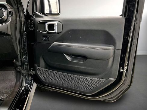 Used 2022 Jeep Wrangler Unlimited Rubicon image 29