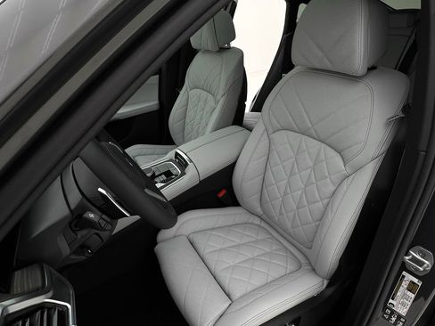 New 2026 BMW X6 xDrive40i w/ Climate Comfort Package image 8