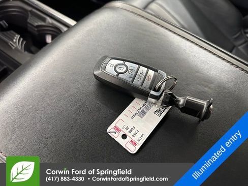 Used 2022 Ford F350 Platinum w/ FX4 Off-Road Package image 30