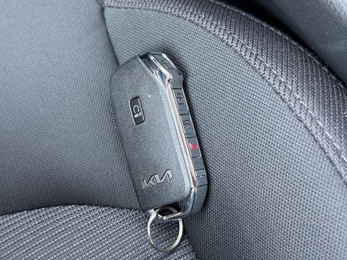 Used 2022 Kia K5 LXS FWD image 31