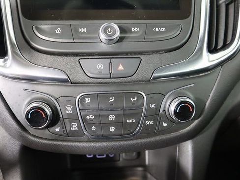 Used 2024 Chevrolet Equinox LT image 43