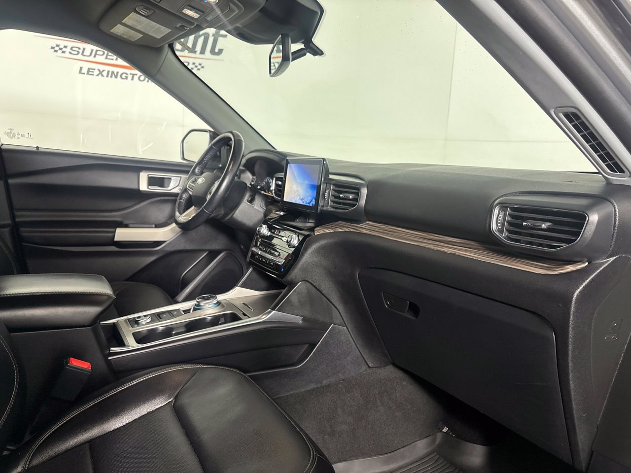 Used 2022 Ford Explorer Limited AWD/4WD image 29