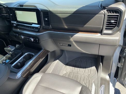 Used 2024 GMC Sierra 1500 Elevation w/ Elevation Premium Package image 33