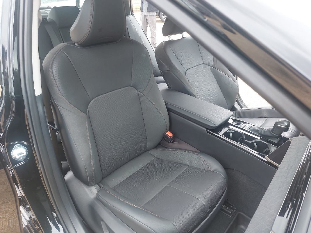 Used 2025 Toyota Camry XLE w/ Premium Plus Package FWD image 10