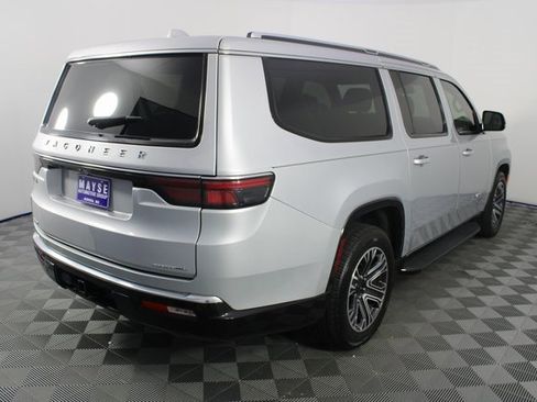 Used 2023 Jeep Wagoneer L Series II image 28