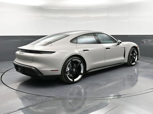 Certified 2022 Porsche Taycan 4S image 8