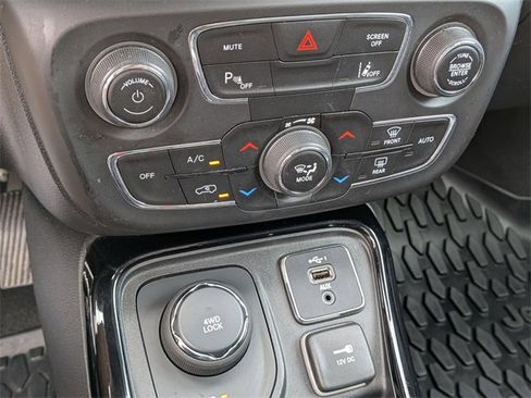 Certified 2021 Jeep Compass Limited image 20