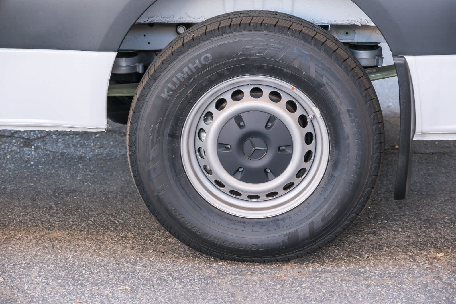 New 2025 Mercedes-Benz eSprinter 170 Cargo image 9