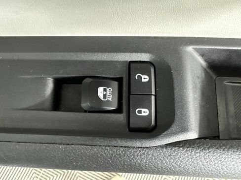 Used 2025 Jeep Compass Limited AWD/4WD image 38