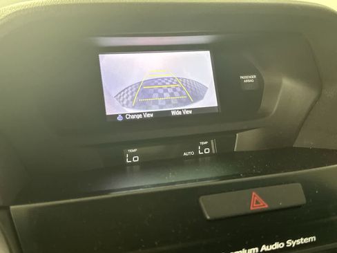 Used 2014 Acura ILX w/ Premium Package FWD image 17