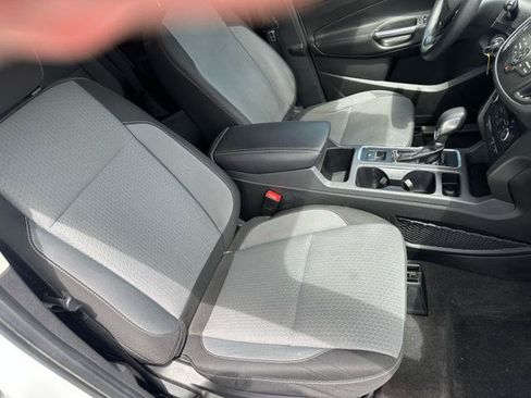Used 2018 Ford Escape SE FWD image 9
