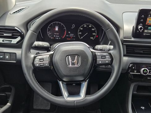 Certified 2023 Honda Pilot Touring image 21
