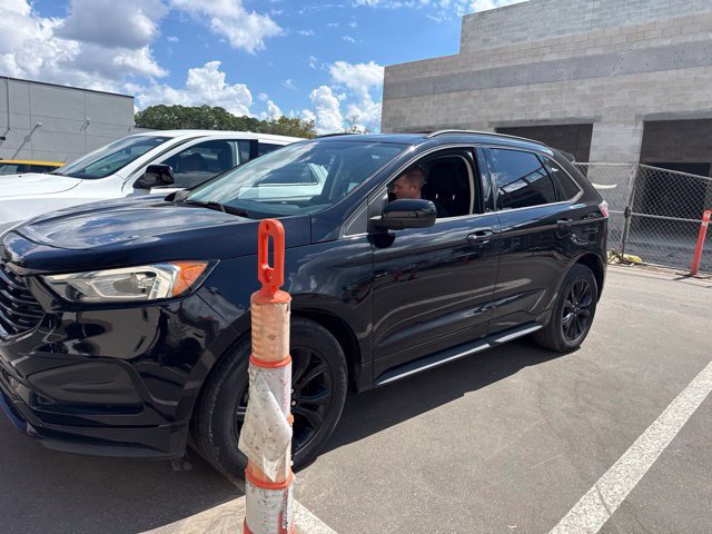 Used 2022 Ford Edge SE w/ Black Appearance Package AWD/4WD image 1
