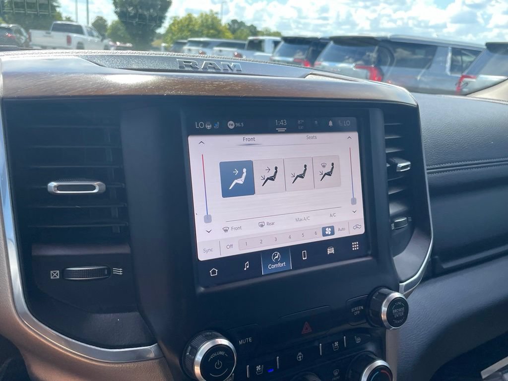Used 2022 RAM 1500 Laramie AWD/4WD image 18