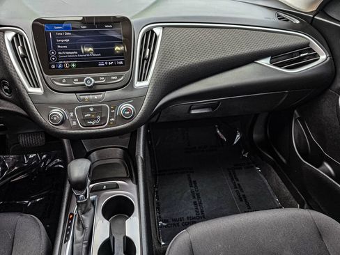 Used 2022 Chevrolet Malibu LS FWD image 18
