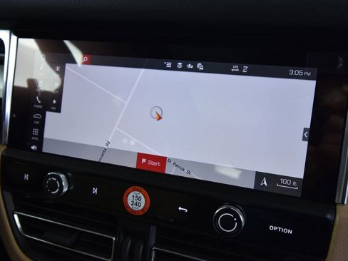 New 2026 Porsche Macan image 18