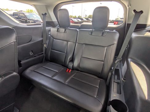 Used 2022 Ford Explorer XLT w/ Equipment Group 202A RWD image 15