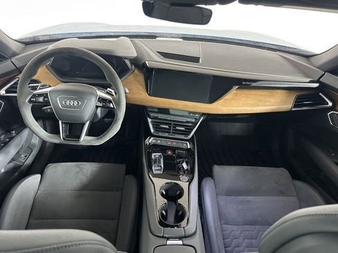 Used 2022 Audi e-tron GT Premium Plus image 19