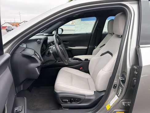 Used 2021 Lexus UX 250h w/ Premium Package image 18