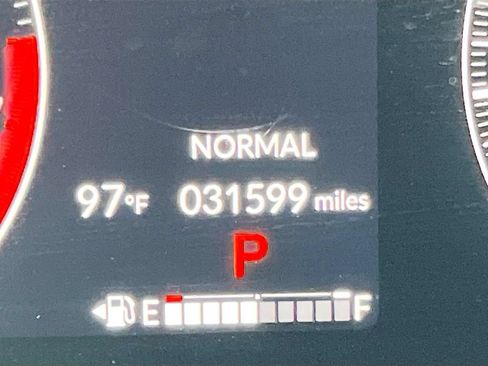 Used 2023 Honda Pilot LX image 12