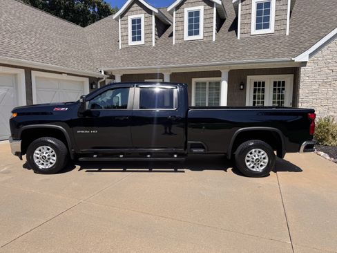 Used 2021 Chevrolet Silverado 2500 LT w/ Gooseneck/5TH Wheel Package AWD/4WD image 3