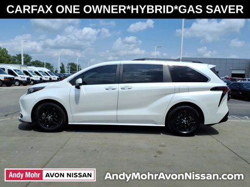 Used 2025 Toyota Sienna XLE FWD image 5
