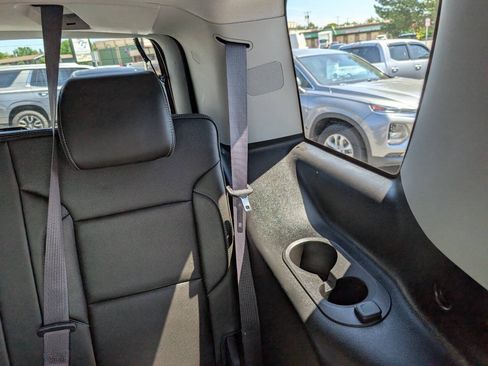 Used 2017 GMC Yukon Denali AWD/4WD image 15