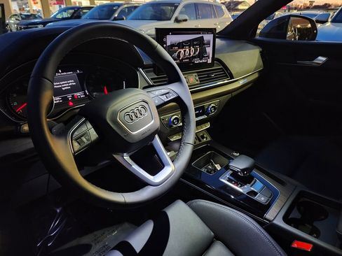 Used 2025 Audi Q5 2.0T Premium image 7