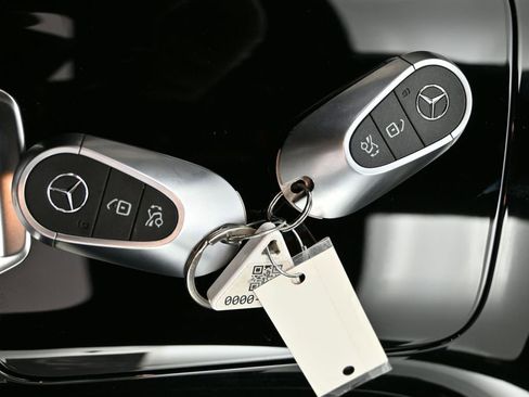 Used 2023 Mercedes-Benz GLC 300 w/ Pinnacle Trim Package image 32