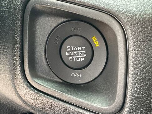 Used 2025 Jeep Gladiator Mojave AWD/4WD image 35
