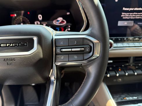 Used 2024 GMC Canyon Denali AWD/4WD image 27