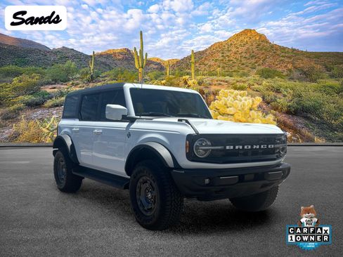 Used 2025 Ford Bronco Outer Banks w/ Sasquatch Package AWD/4WD image 1