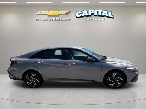 Used 2025 Hyundai Elantra Sport w/ Cargo Package FWD image 6