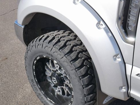 Used 2017 Ford F250 Lariat w/ Lariat Ultimate Package image 19