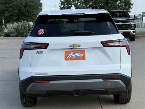 New 2026 Chevrolet Equinox LT w/ Convenience Package II image 5