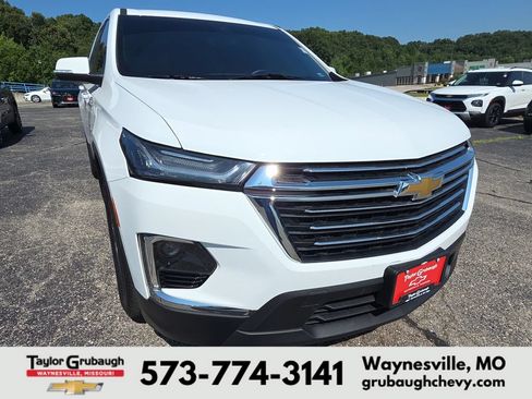 Used 2023 Chevrolet Traverse LT FWD image 11
