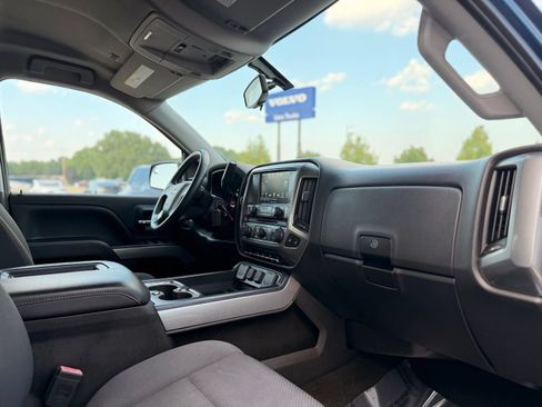 Used 2018 Chevrolet Silverado 1500 LT w/ All Star Edition AWD/4WD image 32