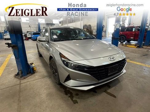 Used 2023 Hyundai Elantra SEL image 1