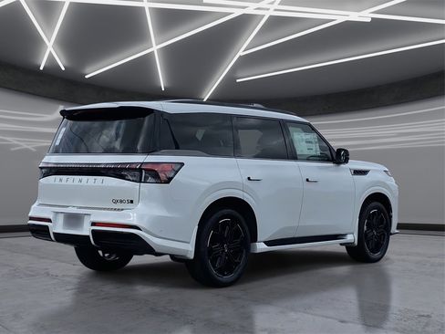 New 2026 INFINITI QX80 4WD image 4