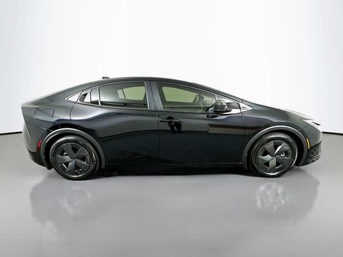 Used 2026 Toyota Prius Plug-In Hybrid FWD image 4