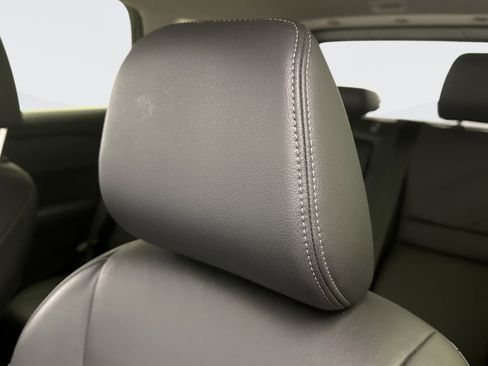 Used 2025 Nissan Rogue SL w/ Tech Package image 8