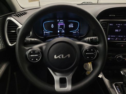 Used 2023 Kia Soul LX image 22