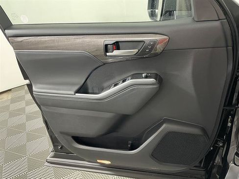 New 2026 Toyota Highlander Limited AWD/4WD image 20